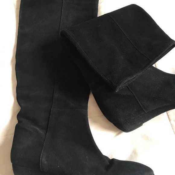 Beautiful Italian Suede boots. - Picture 2 of 4